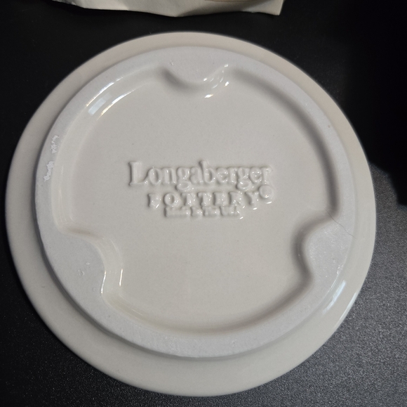 The Longaberger Woven Traditions 1-Pint Salt Crock Lid / Coaster in Ivory. - Picture 3 of 5